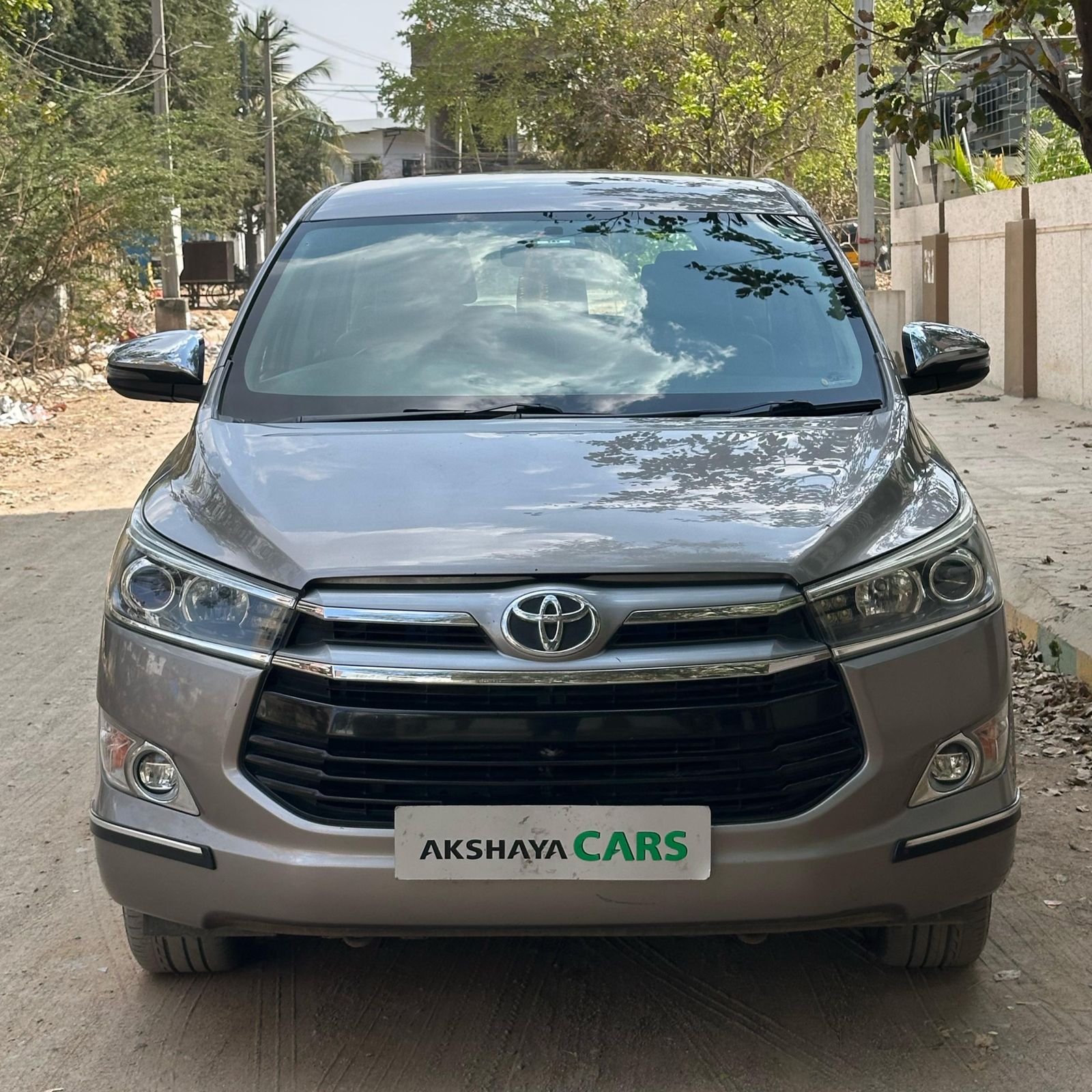INNOVA CRYSTA